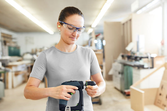 Festool CXS 18 C 3,0-Plus Akku-Bohrschrauber mit ergonomischem C-Form-Griff in Werkstatt
