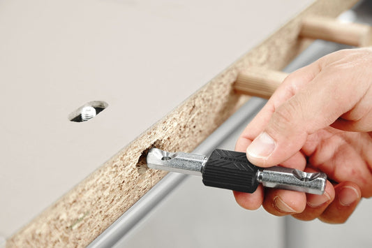 Festool Verbreiterung SV-V D14/32 wird auf Queranker aufgesteckt, anwendungsbeispiel an Werkstück