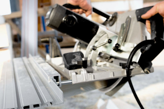 Festool Parallelanschlag PG-HK 132 Montage an Zimmerei-Handkreissäge mit Führungsschiene