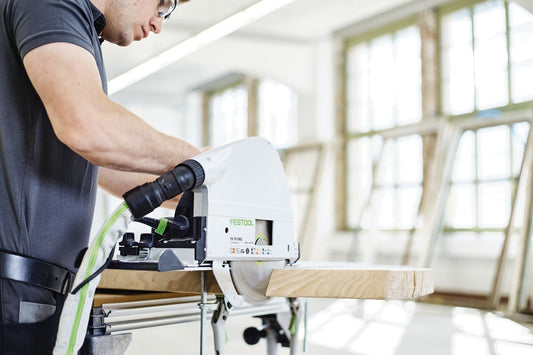 Festool TS 75 EBQ-Plus-FS Tauchsäge bei Tauchschnitt in Holz mit Führungsschiene FS 1400/2