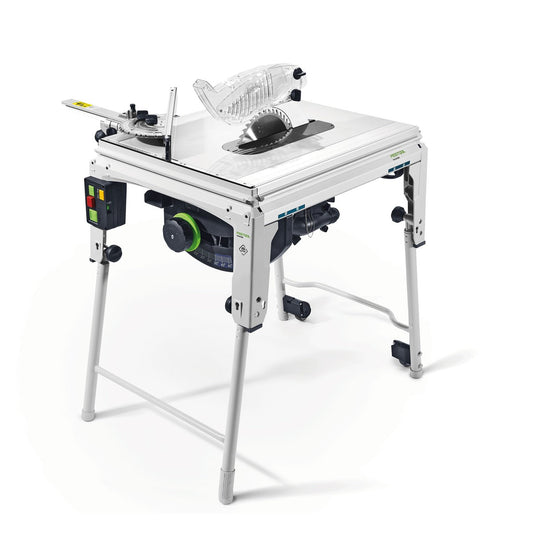Festool Tischkreissäge TKS 80 EBS mit Sägeblatt, Absaughaube und Bedienpanel auf Arbeitstisch