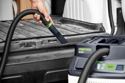 Festool CLEANTEC CT 25 Absaugmobil mit Saugschlauch und Antistatik-Funktion bei Reinigungsarbeiten in Werkstatt