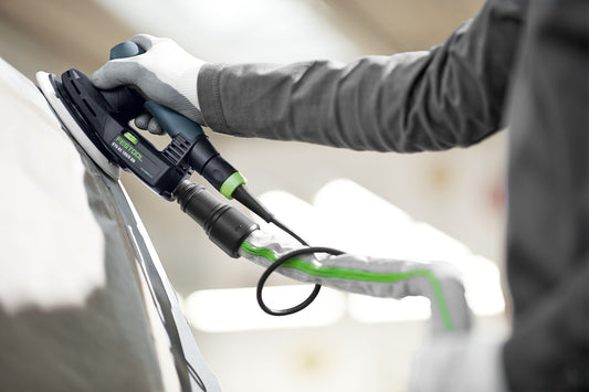 Festool ETS EC 150/5 EQ Exzenterschleifer mit Absauganlage in Anwendung beim Schleifen
