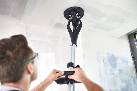 Festool PLANEX easy LHS-E 225 EQ Langhalsschleifer bei Deckenbearbeitung im Einsatz