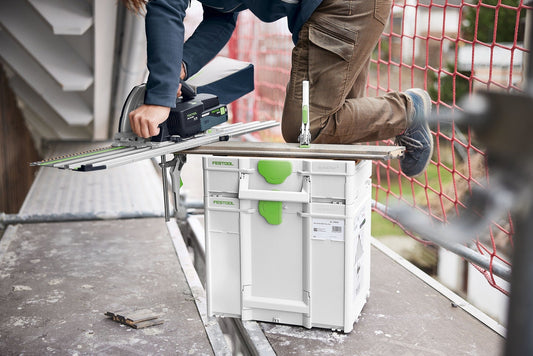 Festool Systainer³ SYS3-MFT M 112 mobile Werkbank mit MDF-Lochplatte, Anwendung beim Schleifen mit Elektroschleiffer