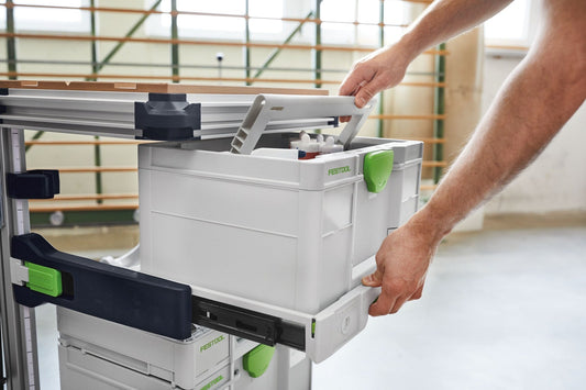 Festool Auszug SYS-AZ-MW 1000 mit geöffneter Schublade, Vollauszug und Griffmulde in Werkstatt