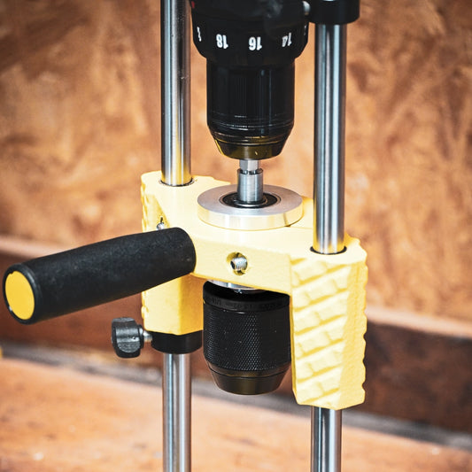 FAMAG Bohrfutteradapter montiert am FAMAG Bohrständer mit Bohrmaschine